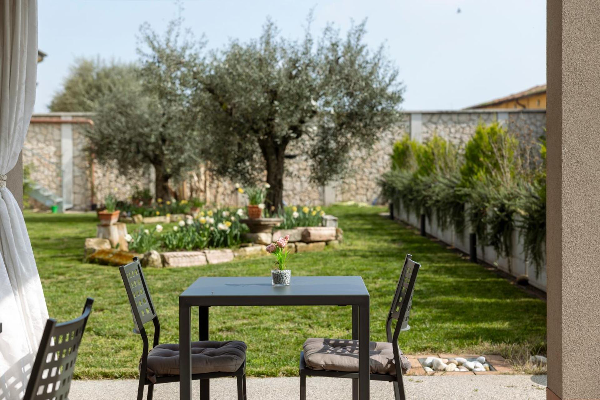Hotel La Caporala Castel d'Azzano Buitenkant foto
